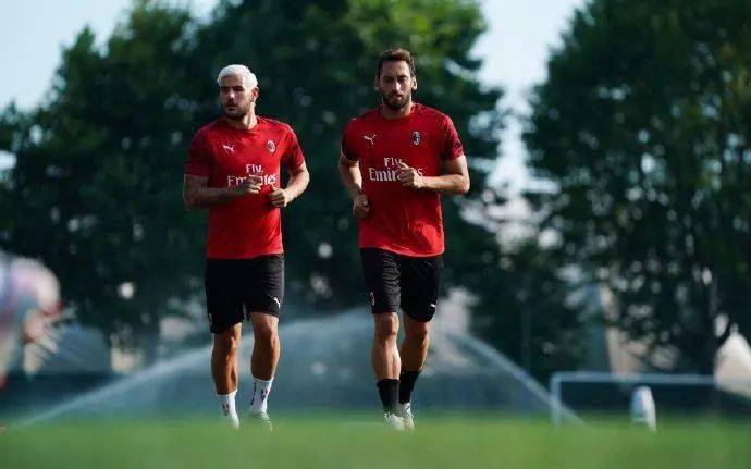 场上的一名 场上的一名